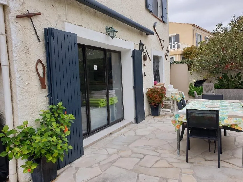 Etoile De Mer - Appt 3 Ch 2 Sdb A 150M D'Une Plage De Sable Fin Hyper Equipe & Wifi Saint-Mandrier-sur-Mer 0*,  France
