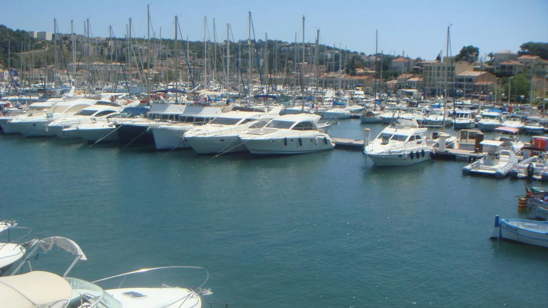 Apartment Etoile De Mer - Appt 3 Ch 2 Sdb A 150M D'Une Plage De Sable Fin Hyper Equipe & Wifi Saint-Mandrier-sur-Mer