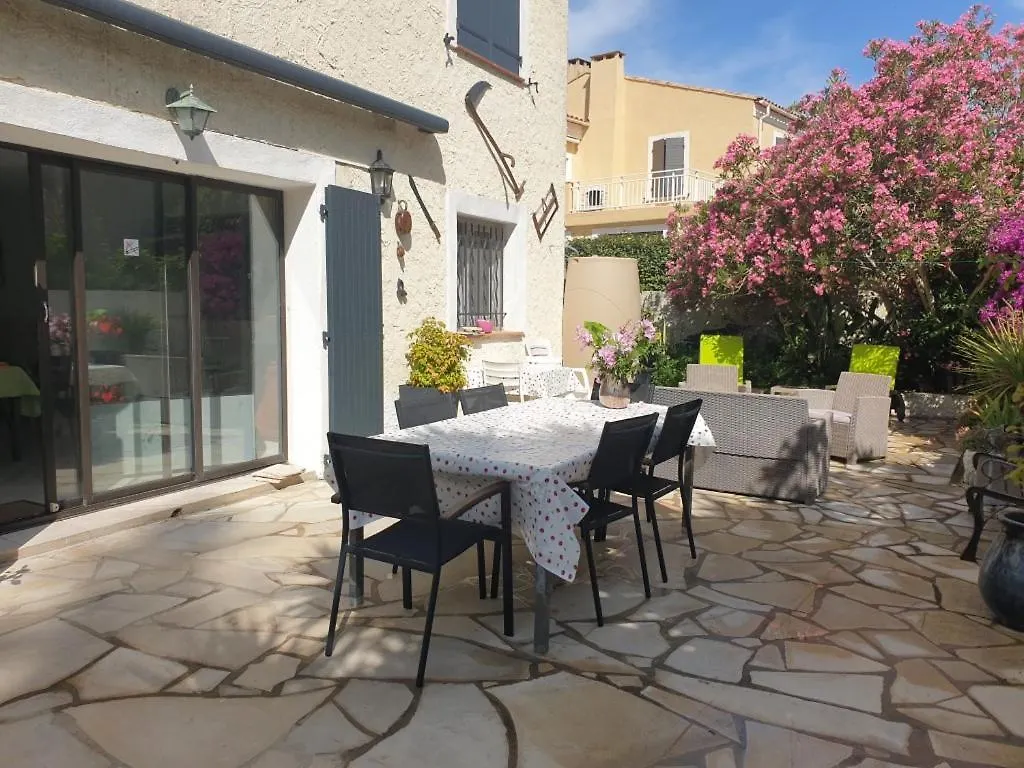 Etoile De Mer - Appt 3 Ch 2 Sdb A 150M D'Une Plage De Sable Fin Hyper Equipe & Wifi Saint-Mandrier-sur-Mer 0*,  France