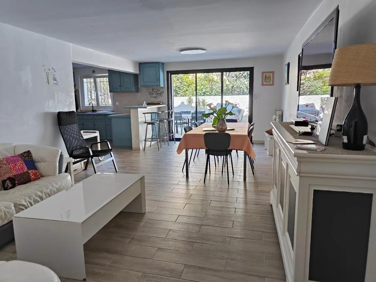 Etoile De Mer - Appt 3 Ch 2 Sdb A 150M D'Une Plage De Sable Fin Hyper Equipe & Wifi Saint-Mandrier-sur-Mer 0*,  France