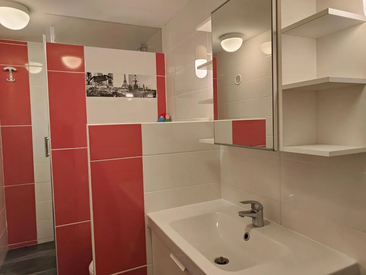 Etoile De Mer - Appt 3 Ch 2 Sdb A 150M D'Une Plage De Sable Fin Hyper Equipe & Wifi Saint-Mandrier-sur-Mer 0*,  France